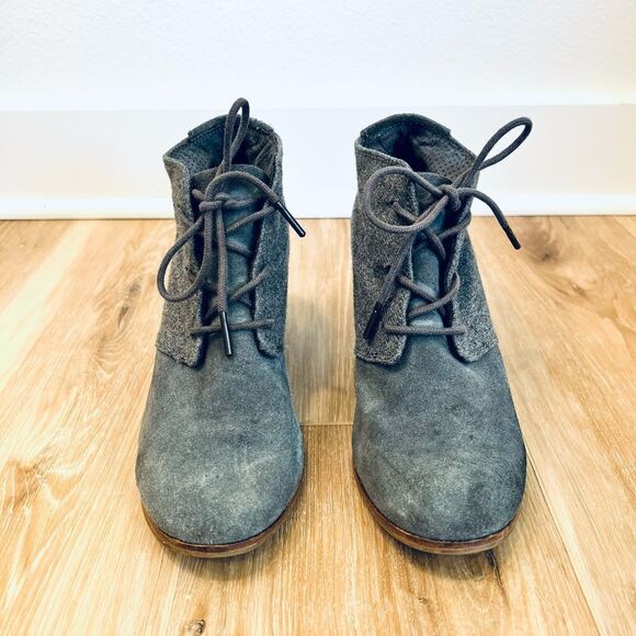 TOMS LACE UP HEELED BOOT SIZE 7.5 - Picture 1 of 8